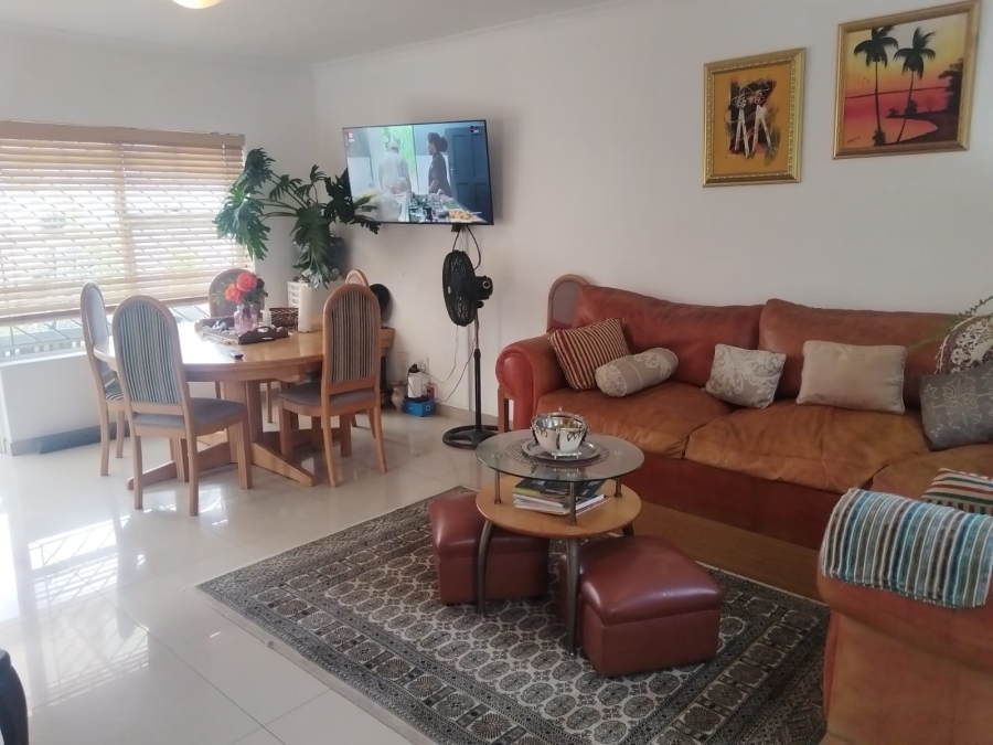 To Let 2 Bedroom Property for Rent in Muizenberg Western Cape